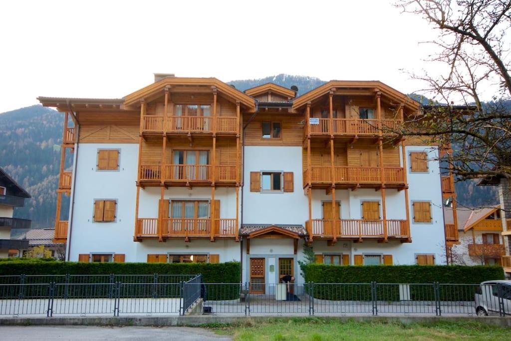 Lovely Apt In Pinzolo Val Rendena 7 Extérieur photo